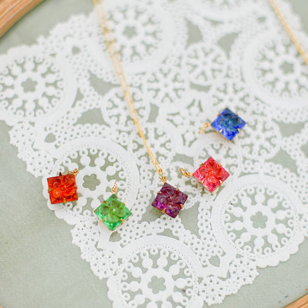 旧西ドイツ製、スミレシリーズ、すずらんモチーフ*ヴィンテージパーツ入荷日記