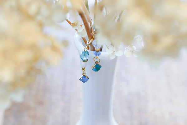 マリンブルーのアシンメトリーイヤリング＊レミース自由が丘店