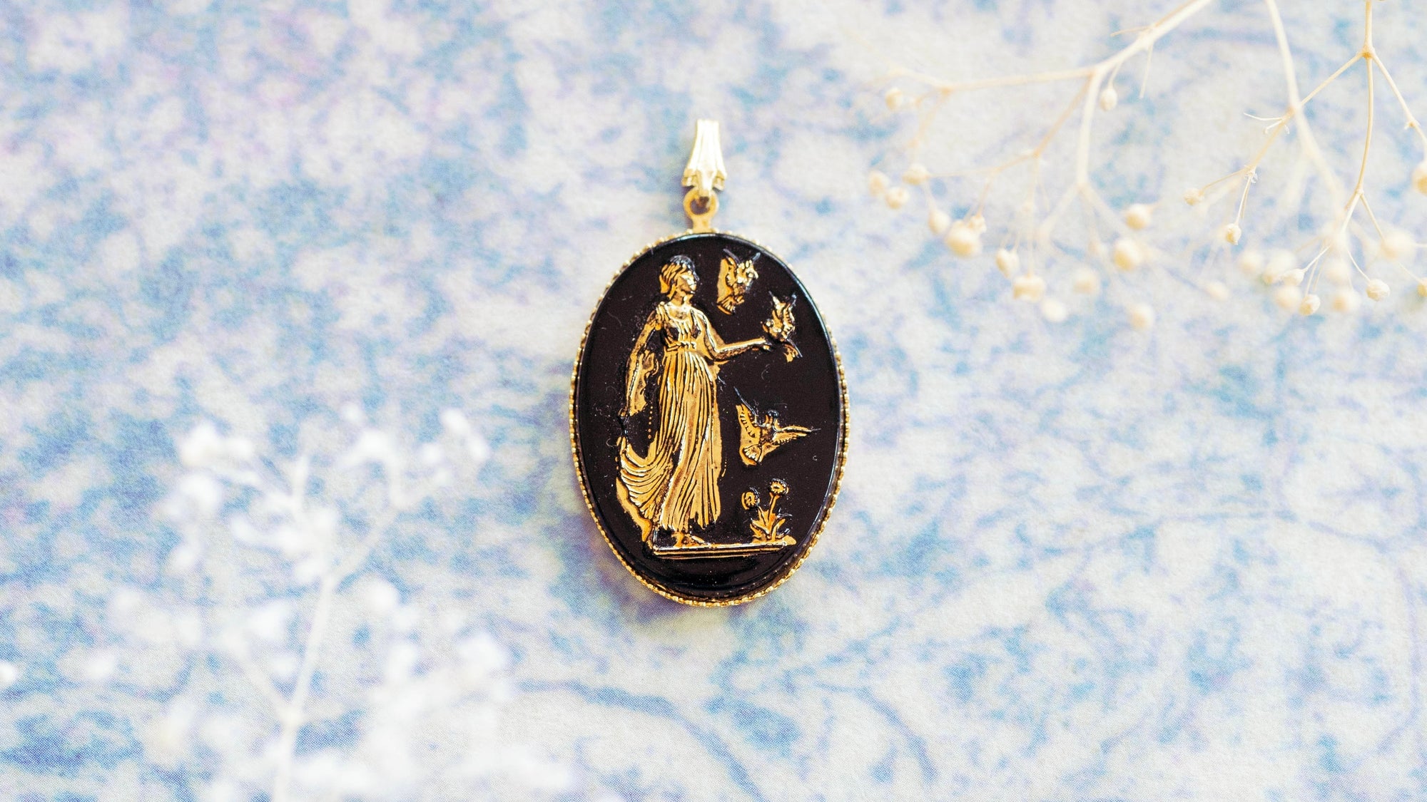 女神と小さな鳥たちのカメオ＊レミース横浜店