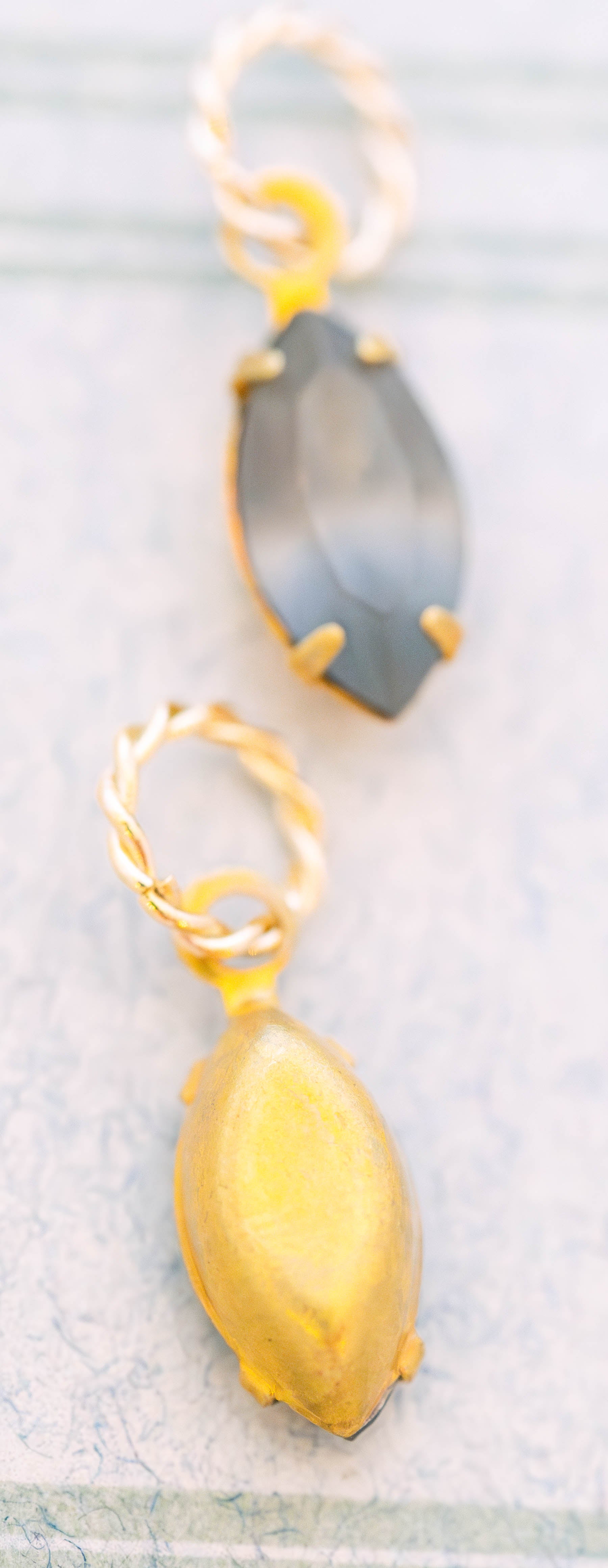 【LES CLEIAS】金メッキのルアンイヤリング glossy flower pierce&earring(グロッシーフラワーピアス