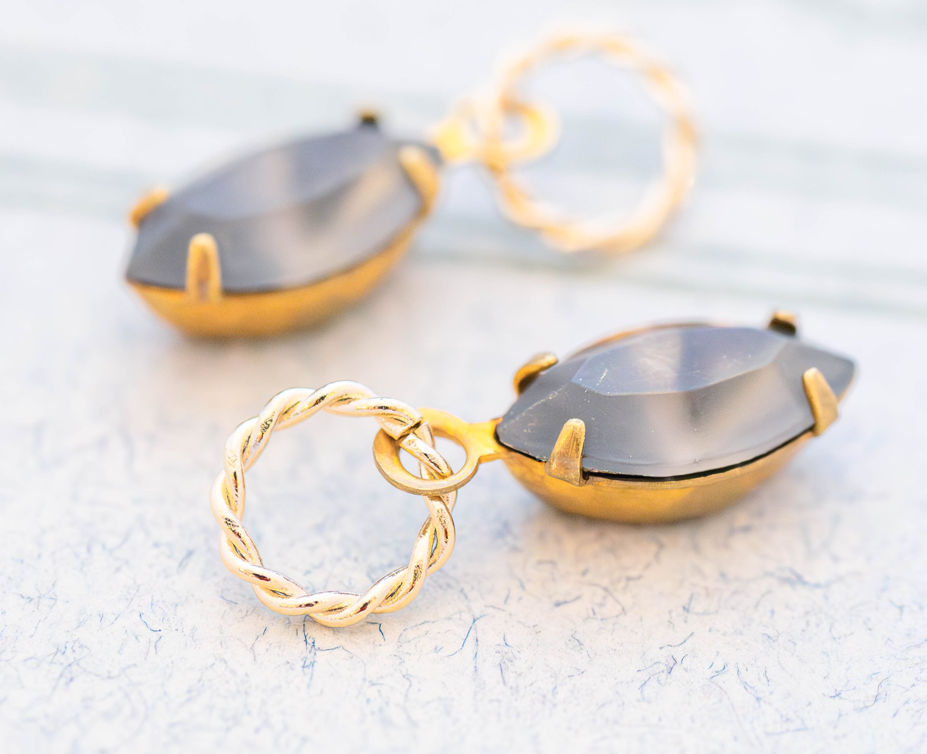 【LES CLEIAS】金メッキのルアンイヤリング glossy flower pierce&earring(グロッシーフラワーピアス