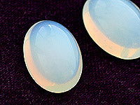 ホワイトオパールのカボション オーバル 18×13mm